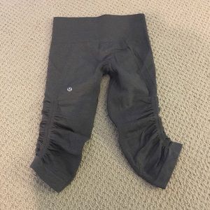 Lululemon scrunch “In the Flow Crop” 3/4 leggings